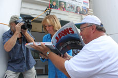 Wendy Benchley signing autographs